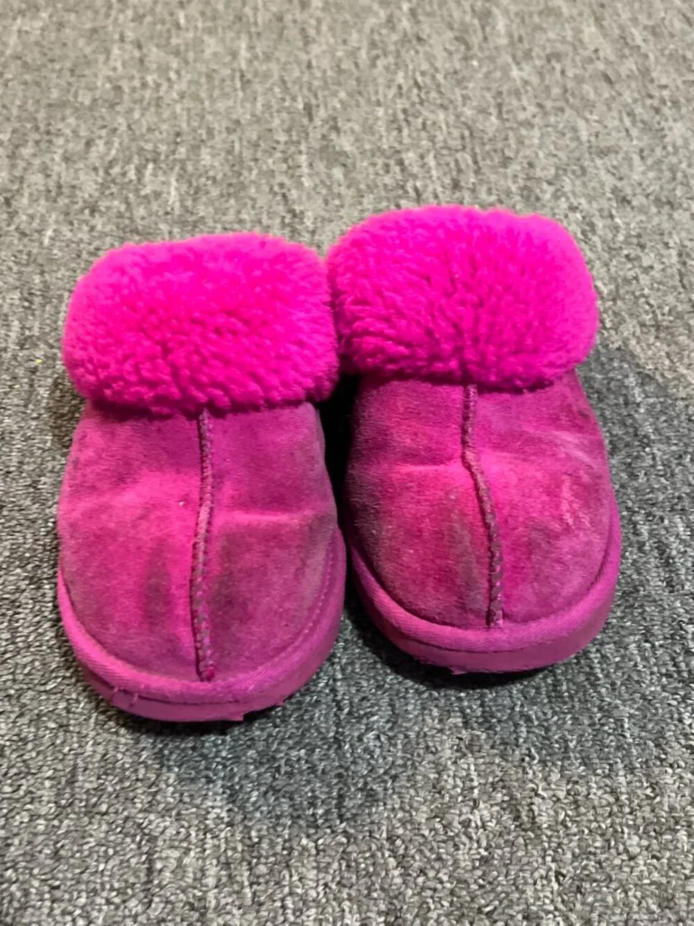 UGG Girls Pink Slippers Size 4